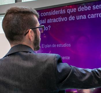 UCEMA en evento Santandev